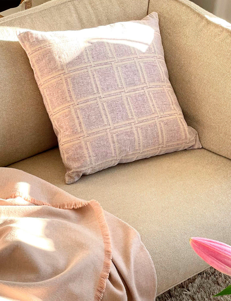 Elvang Denmark Dahlia cushion 50x50 cm Cushion Light plum